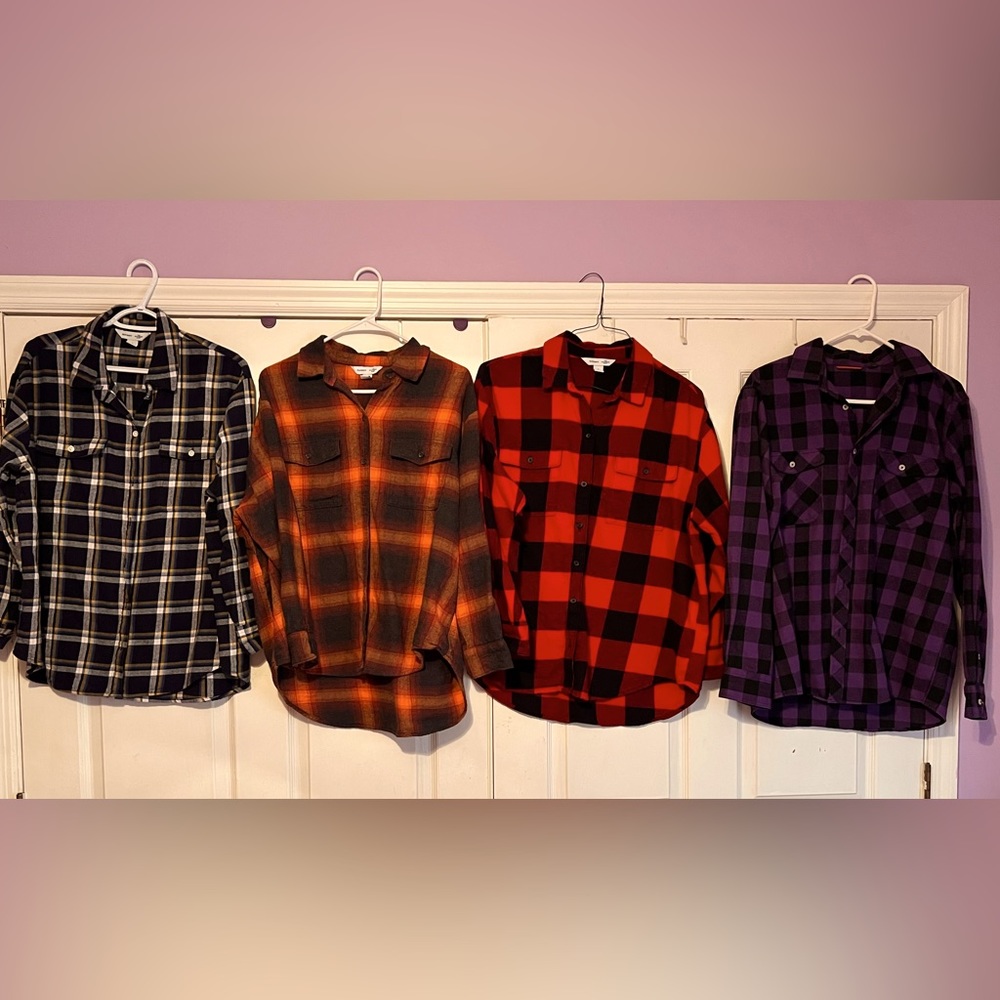 Lot of 4 Old Navy flannel SZ L